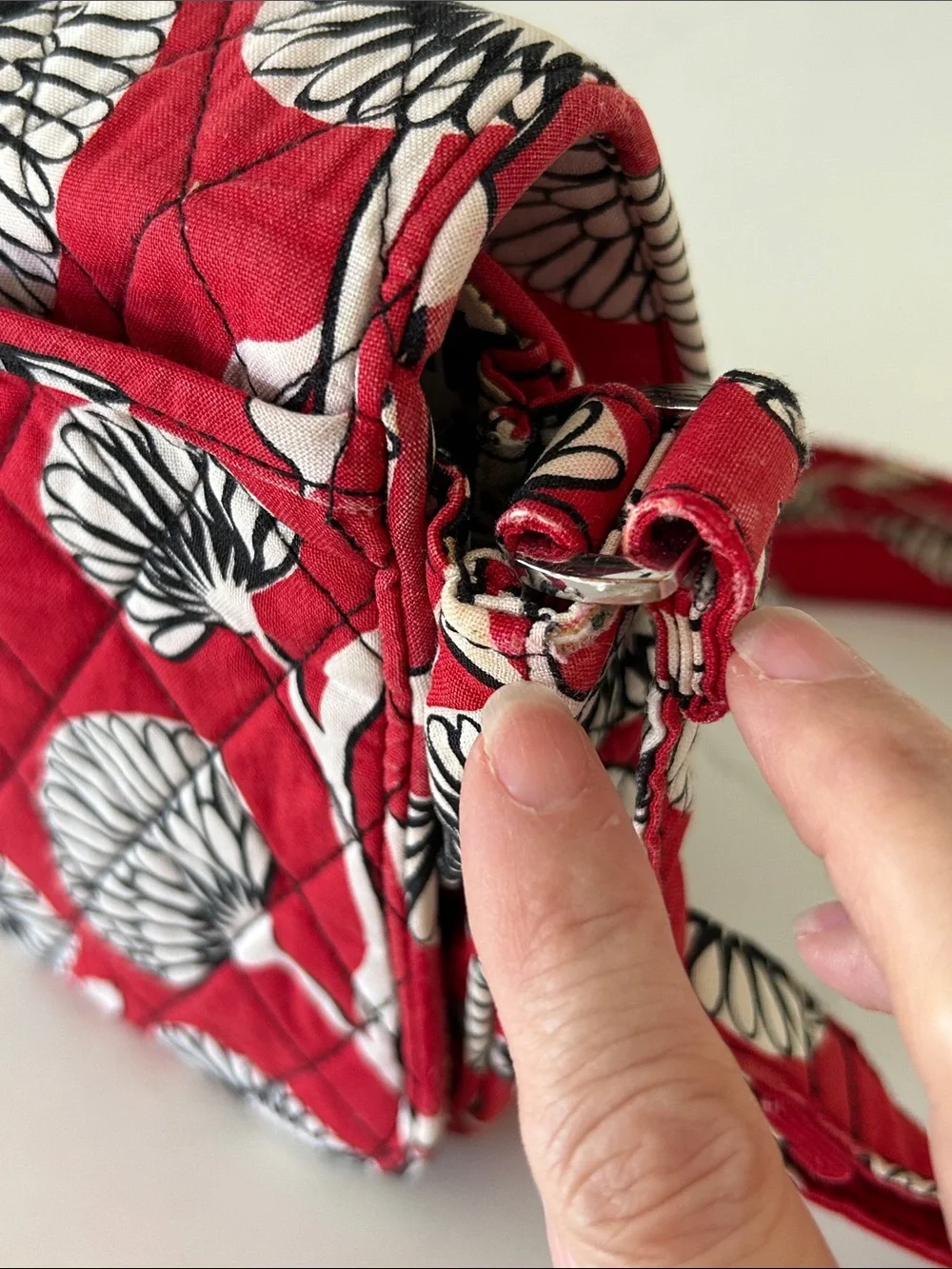 Vera Bradley Deco Daisy Quilted Crossbody Bag - Picture 10 of 12
